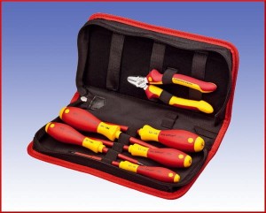 Zestaw wkrętaków izolowanych płaskich i krzyżowych w Torbie narzędziowej, 6 szt. pł: 3 - 4,5 - 5,5 - PH1 - PH2 - Boczne 160  32190