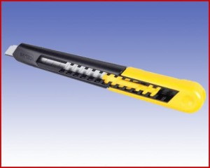 Nóż tapicerski z ostrzem łamanym STANLEY 9mm  38018