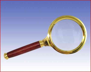 52116 Metalowa lupa z rączką w kolorze złotym ø60