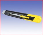 Nóż tapicerski z ostrzem łamanym STANLEY 18mm  38016