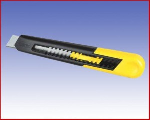 Nóż tapicerski z ostrzem łamanym STANLEY 18mm  38016